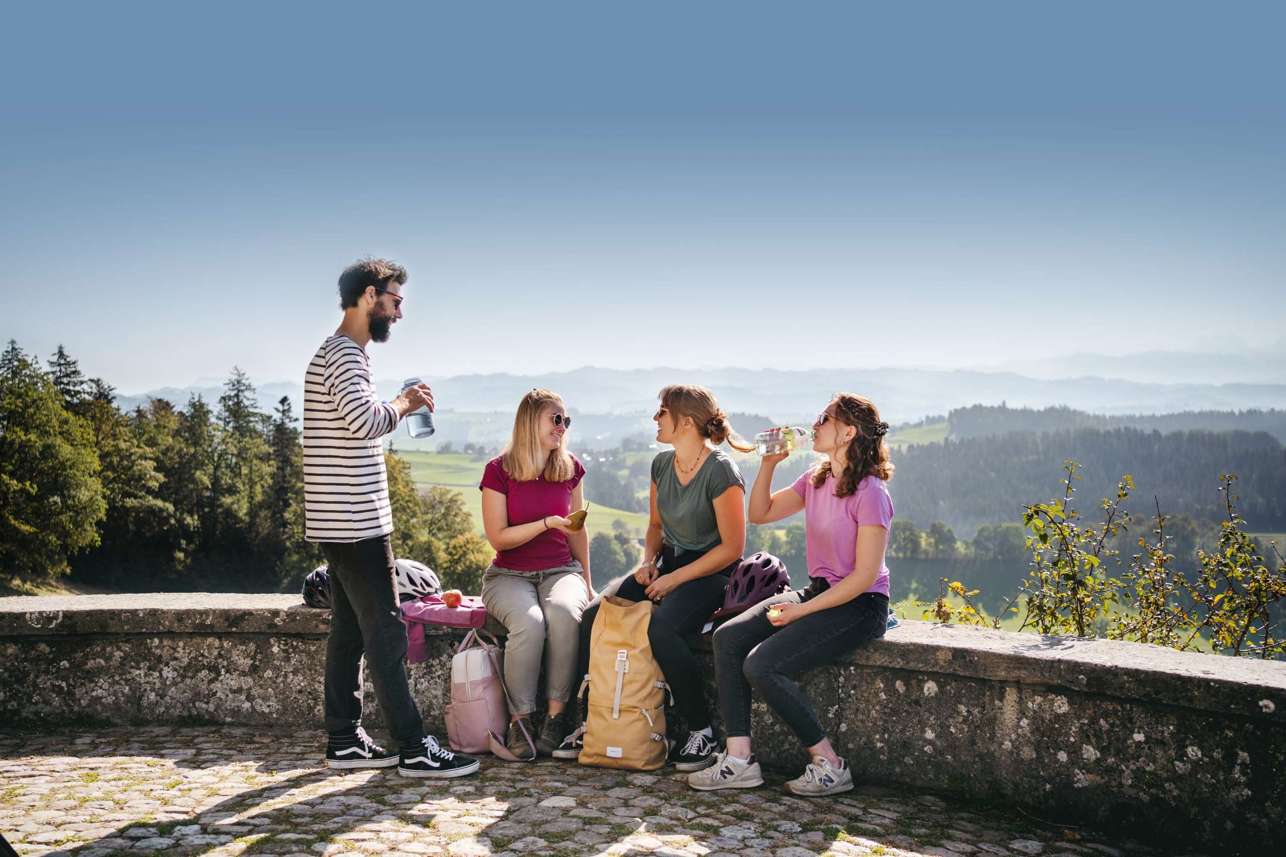 Plattform beim Luegdenkmal Lueg, Hügu Himu, Freunde, Denkmal, Snack, Aussicht, Emmental