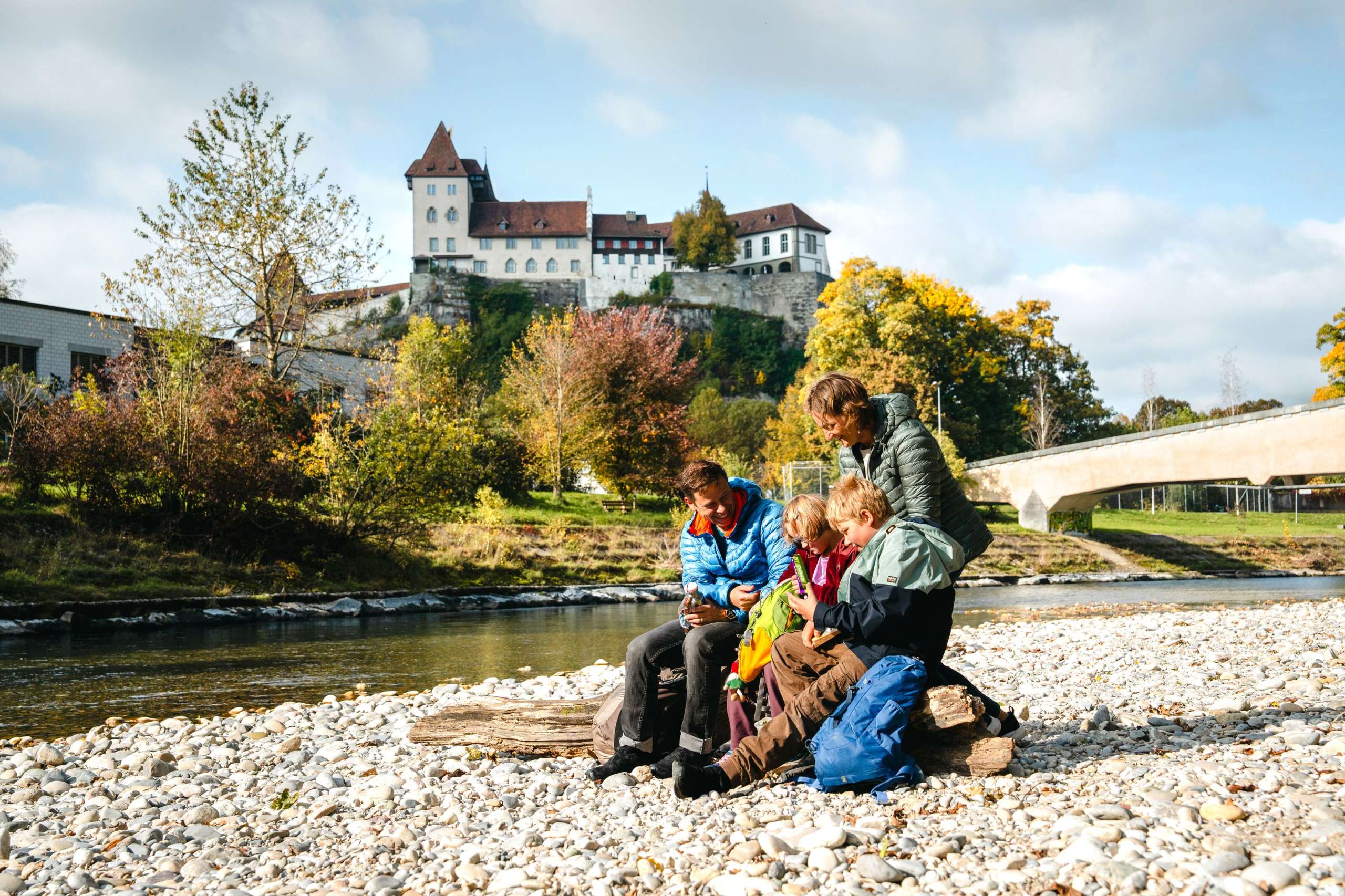 Familienspaziergang an der Emme bei Burgdorf.